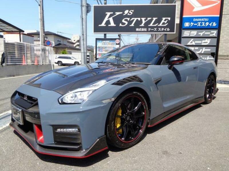 NISSAN GT-R