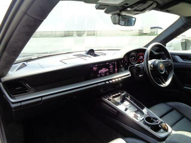 911