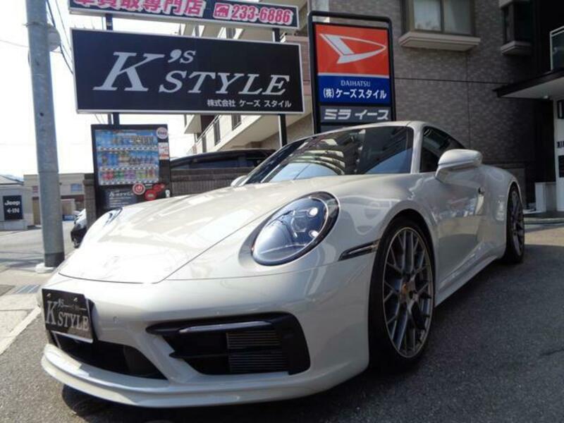 PORSCHE 911