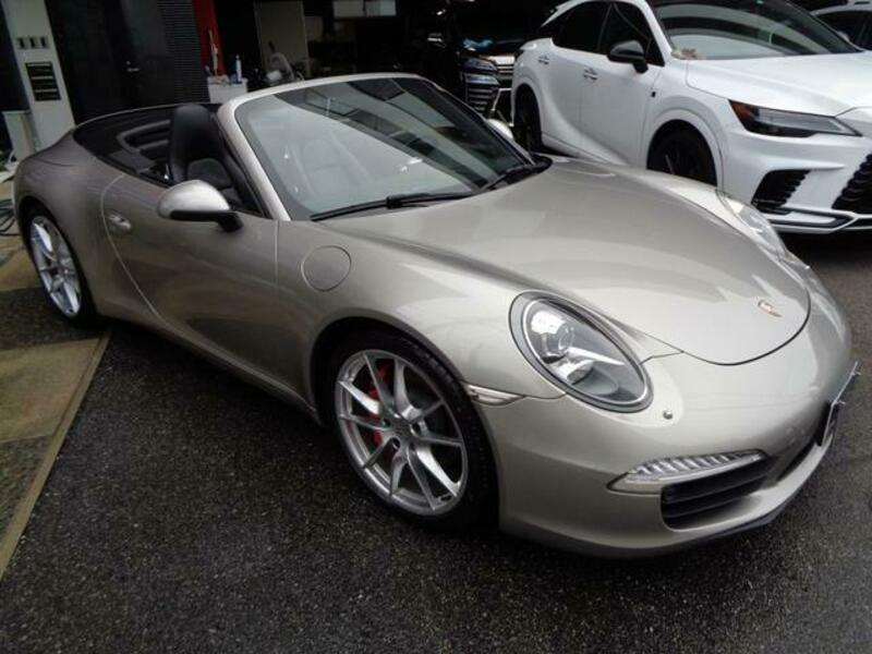 911