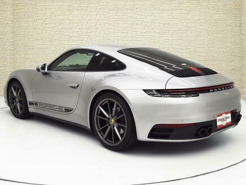 911