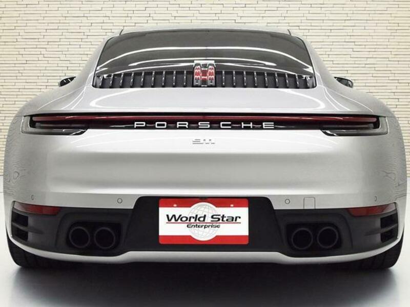 911