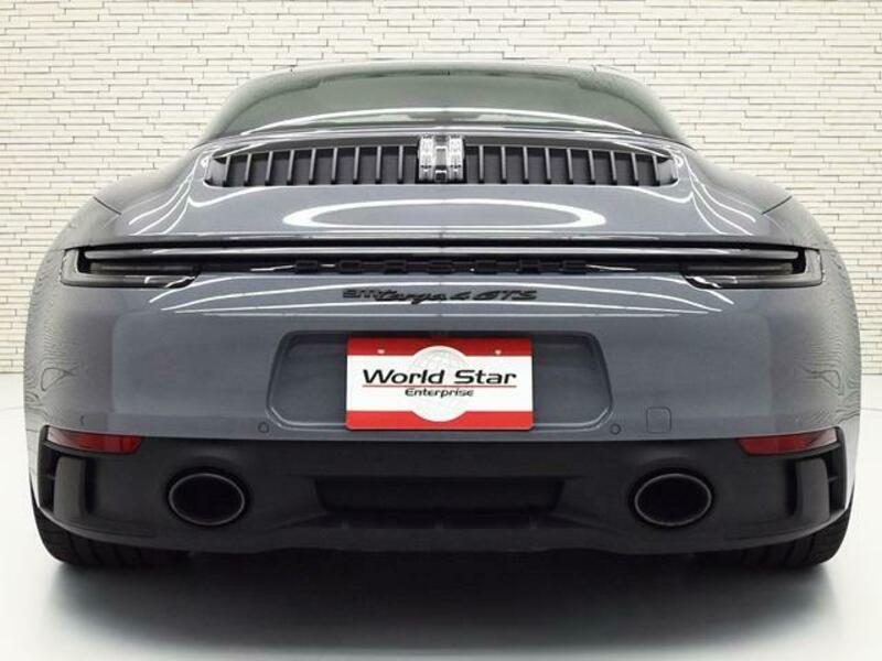 911