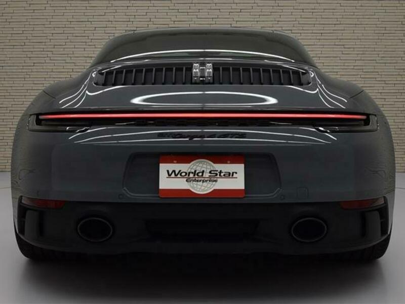 911
