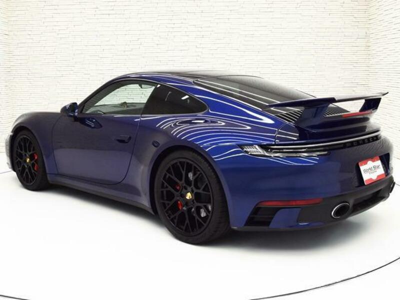 911