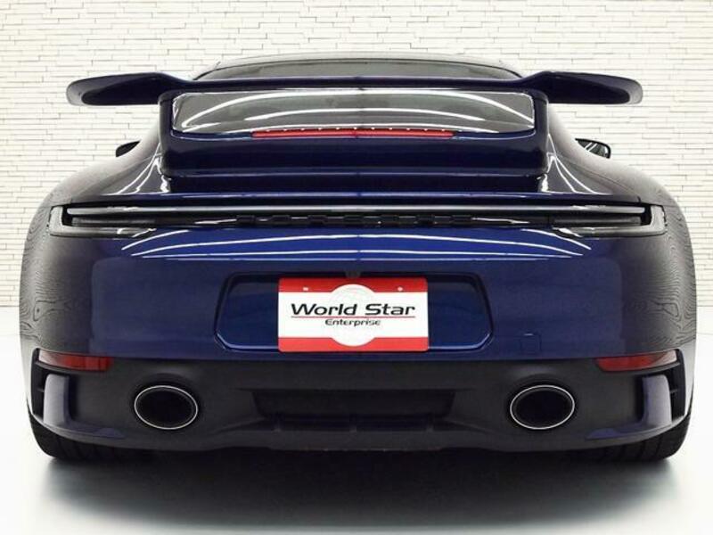 911