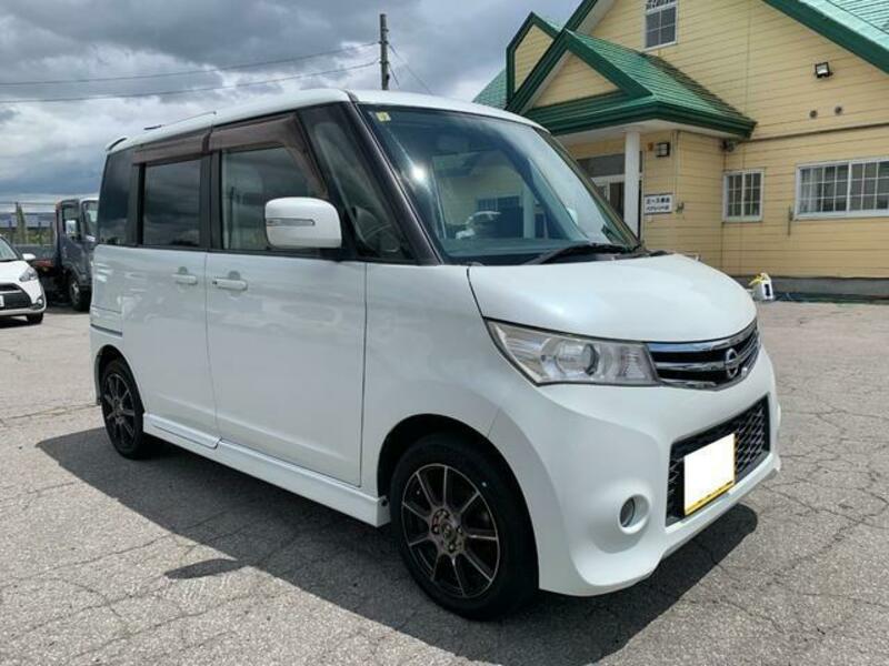 NISSAN ROOX