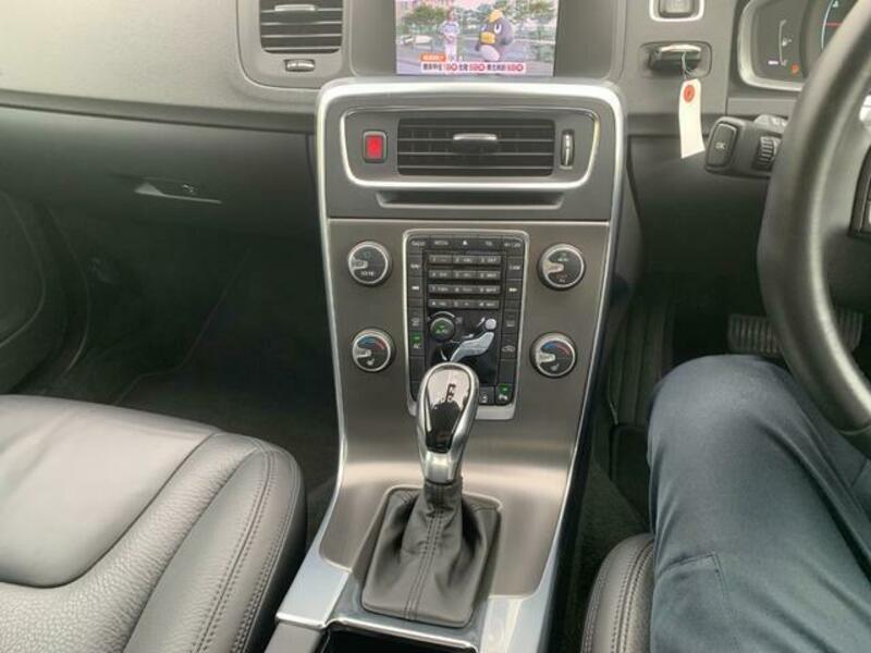 V60