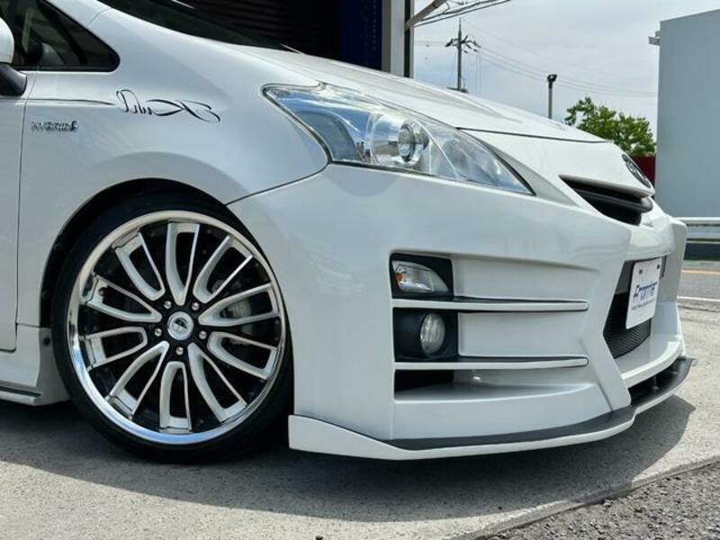 PRIUS ALPHA