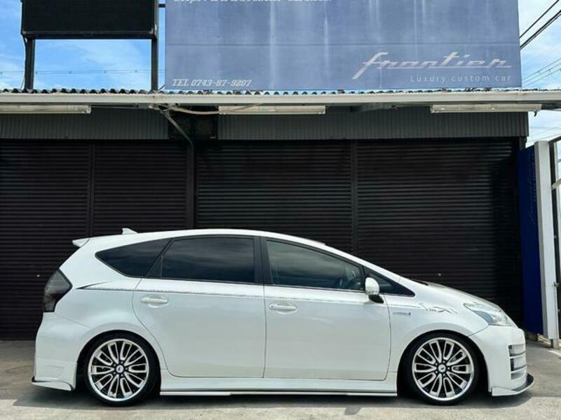 PRIUS ALPHA