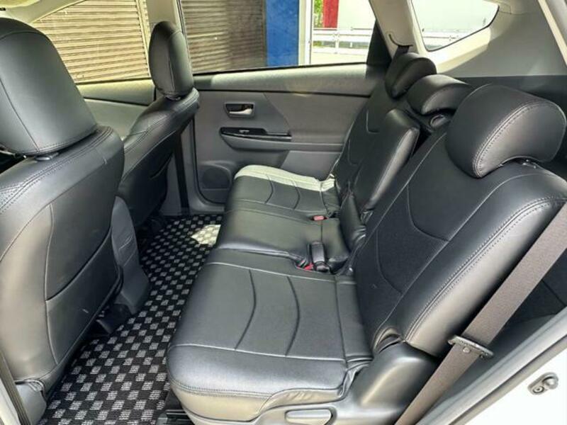 PRIUS ALPHA