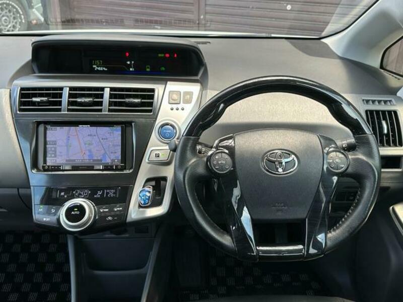 PRIUS ALPHA