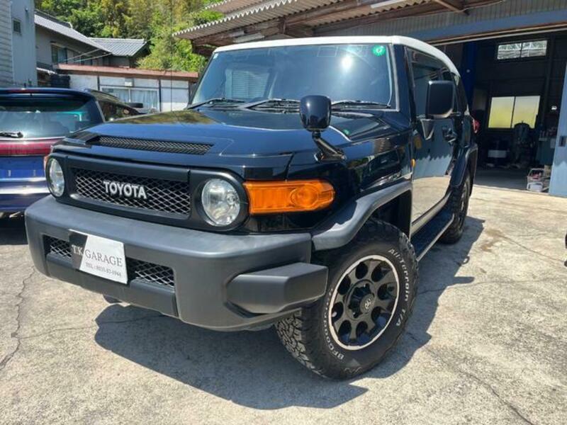 TOYOTA FJ CRUISER