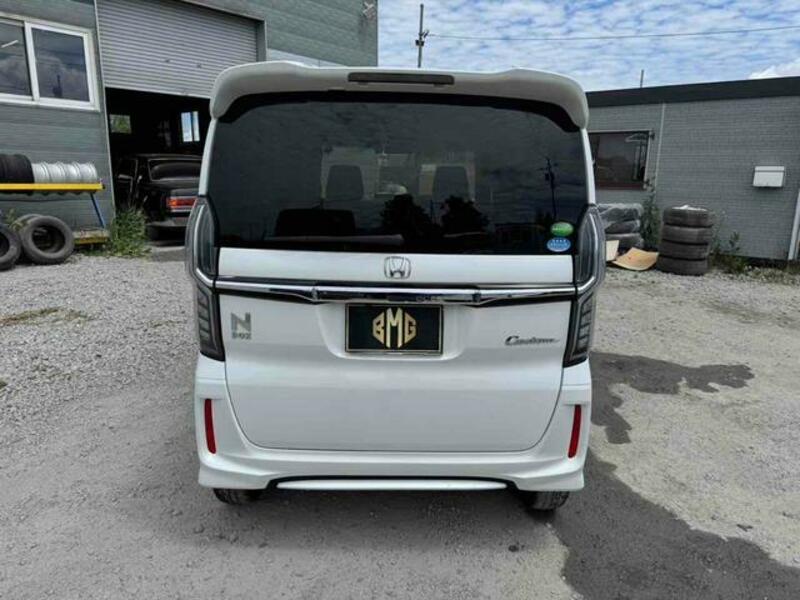 N BOX CUSTOM