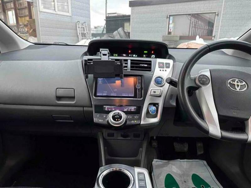 PRIUS ALPHA