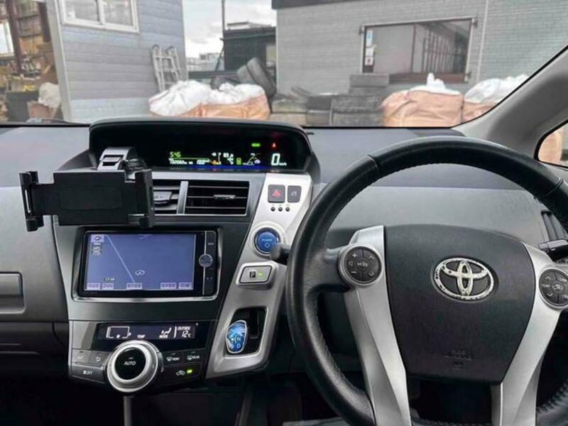 PRIUS ALPHA
