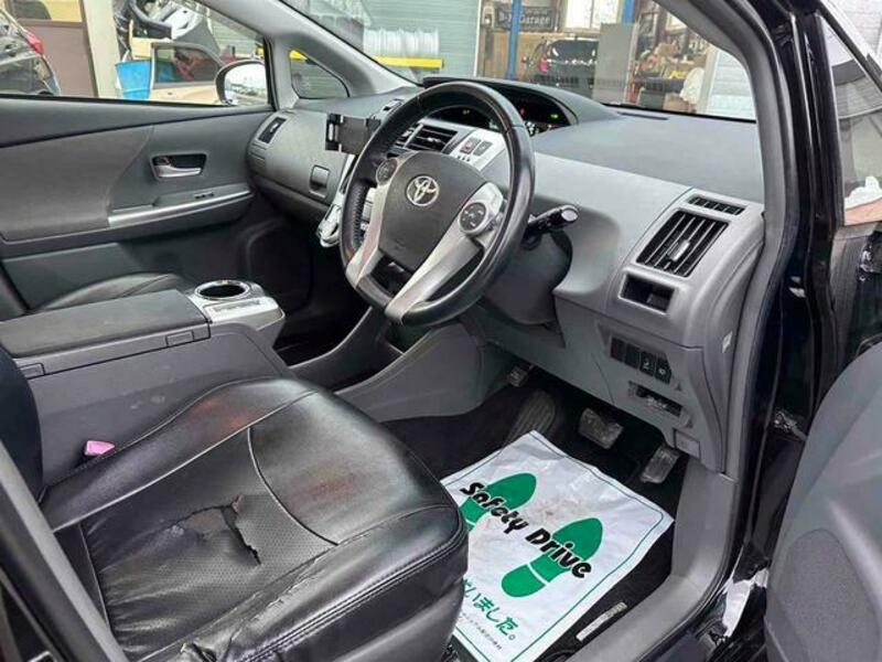 PRIUS ALPHA