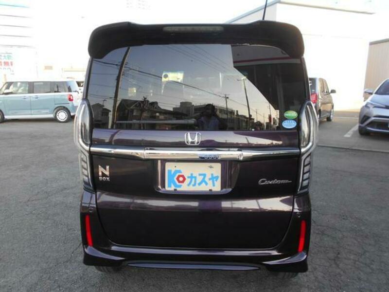 N BOX CUSTOM