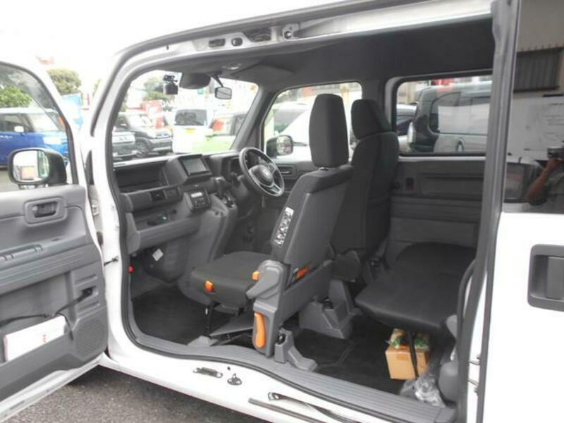 N-VAN