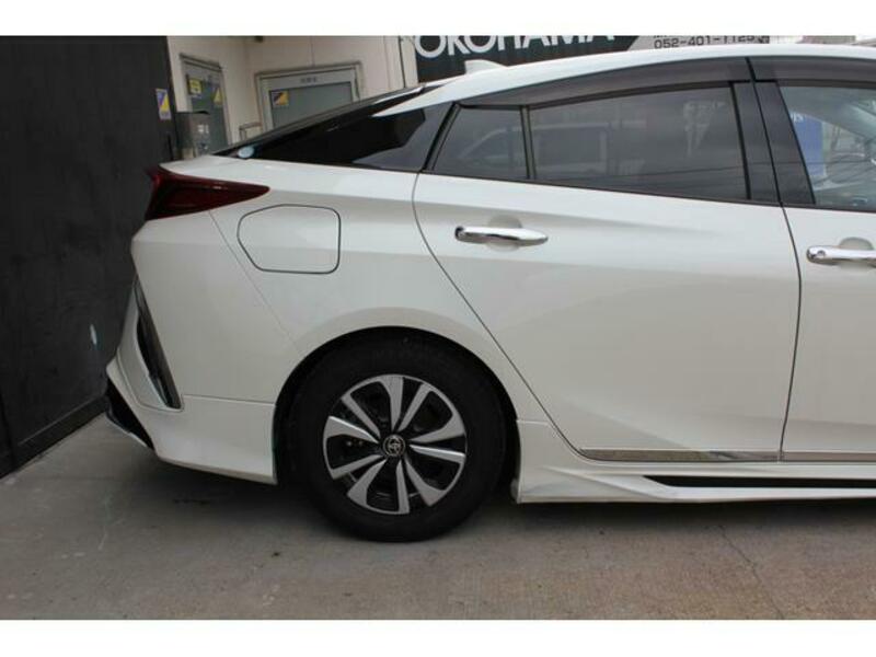 PRIUS PHV