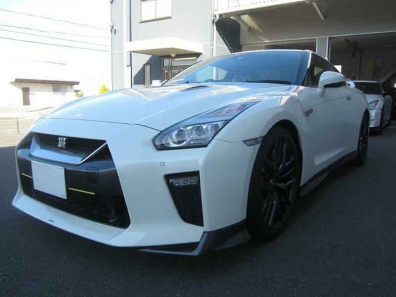 NISSAN GT-R