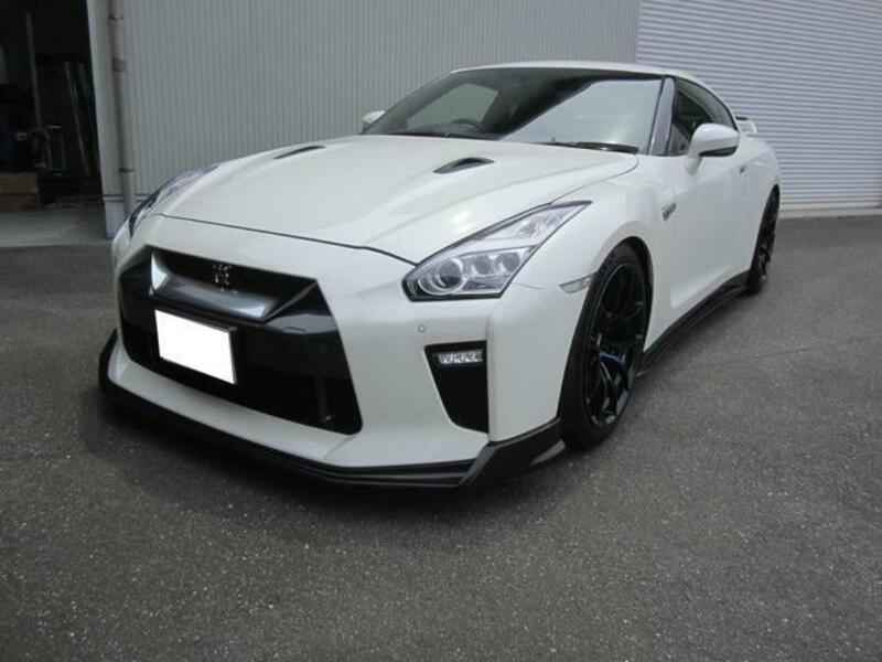 NISSAN GT-R