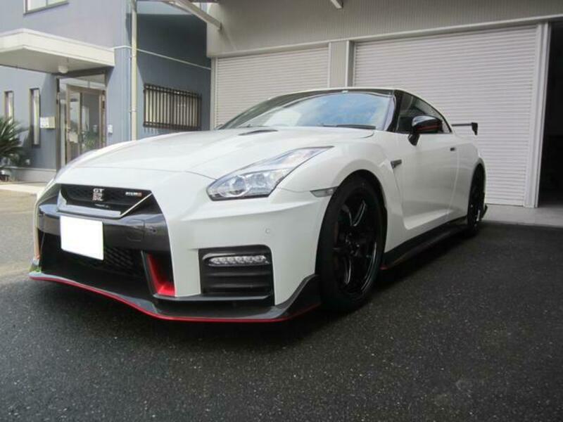 NISSAN GT-R