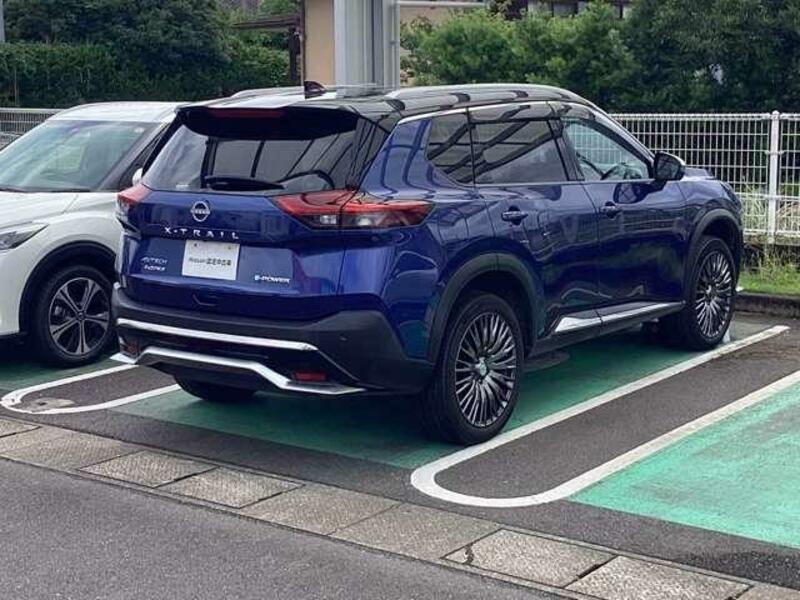 X-TRAIL