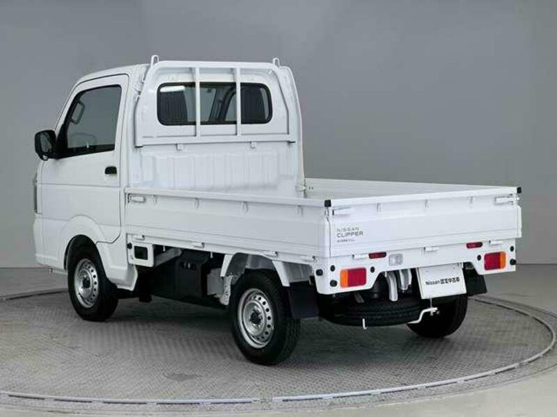 CLIPPER TRUCK
