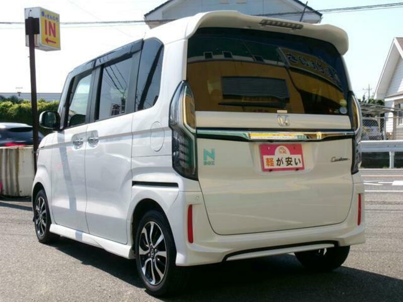 N BOX CUSTOM