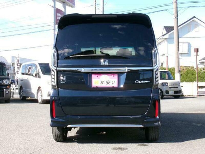 N BOX CUSTOM