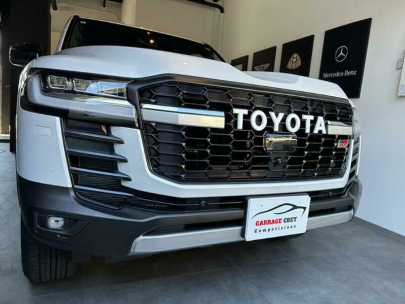 LAND CRUISER