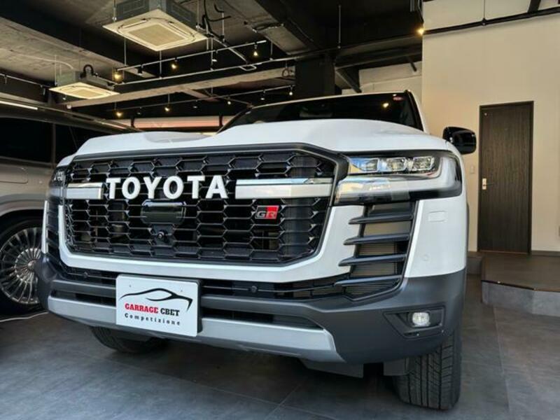LAND CRUISER