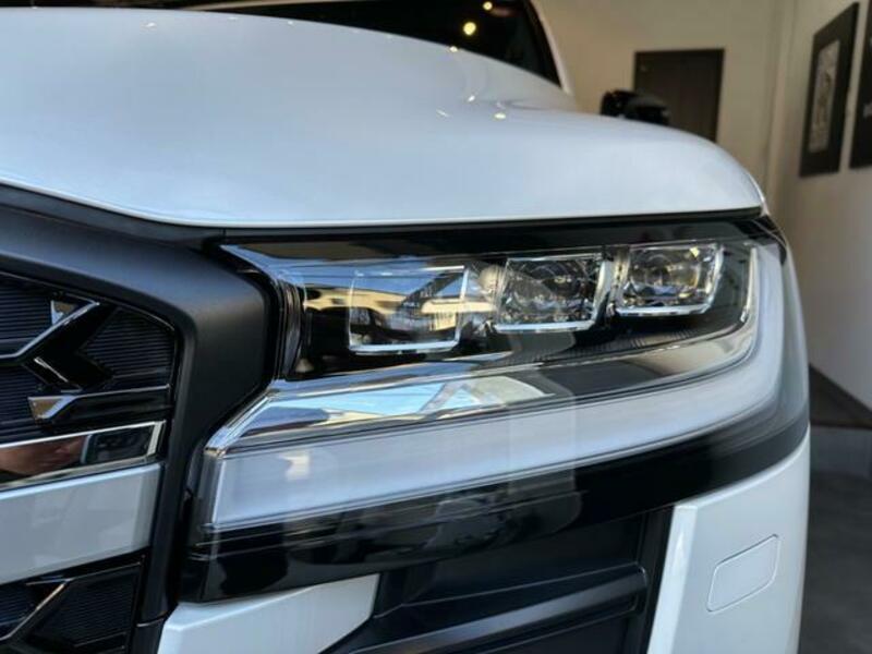 LAND CRUISER