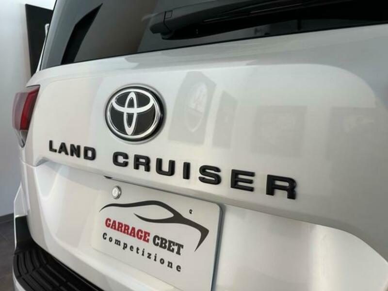 LAND CRUISER