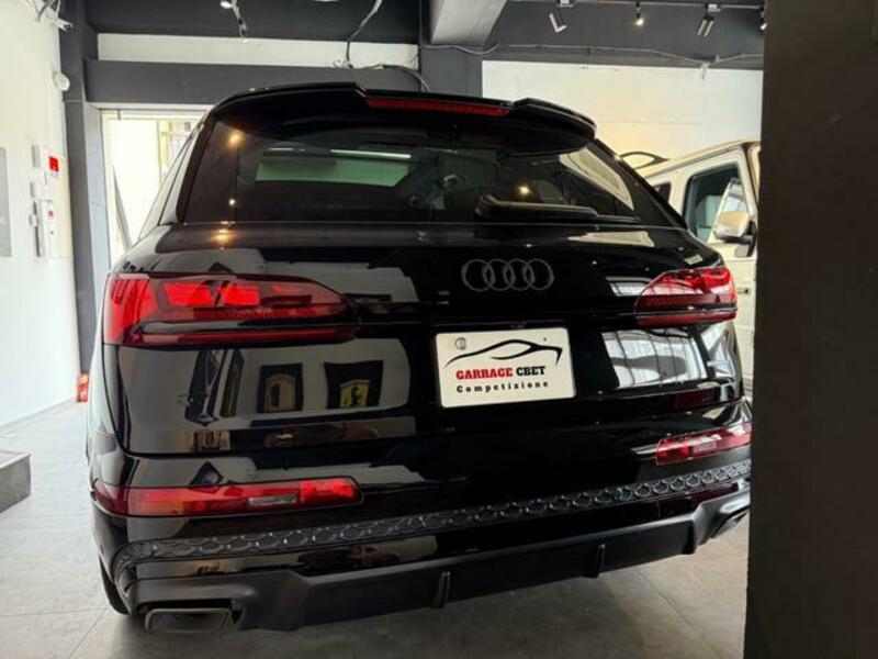 Q7