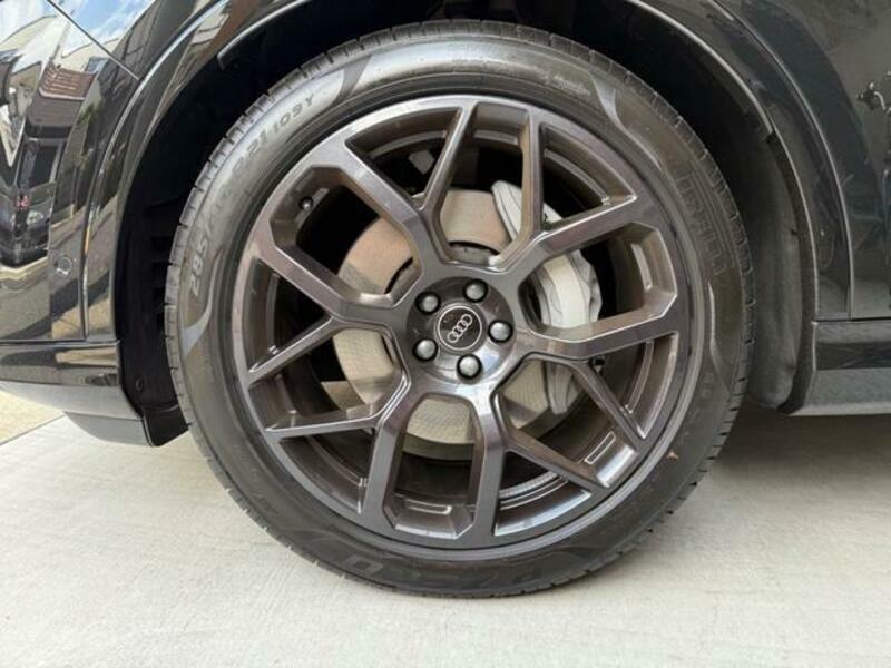 Q7