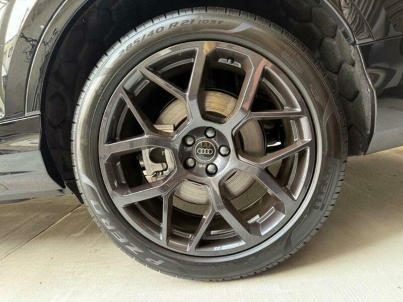 Q7