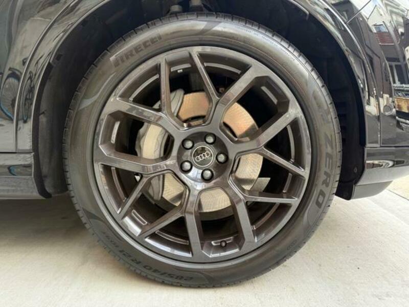 Q7