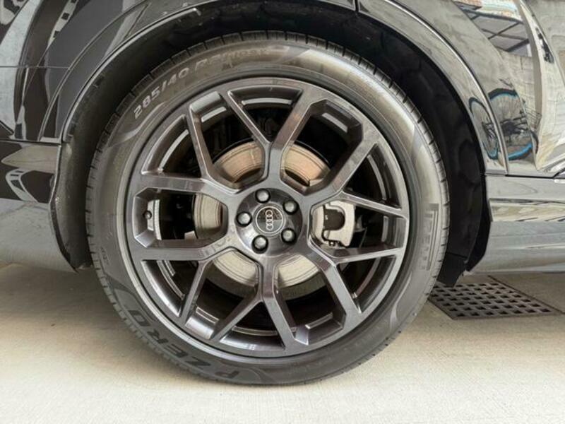 Q7