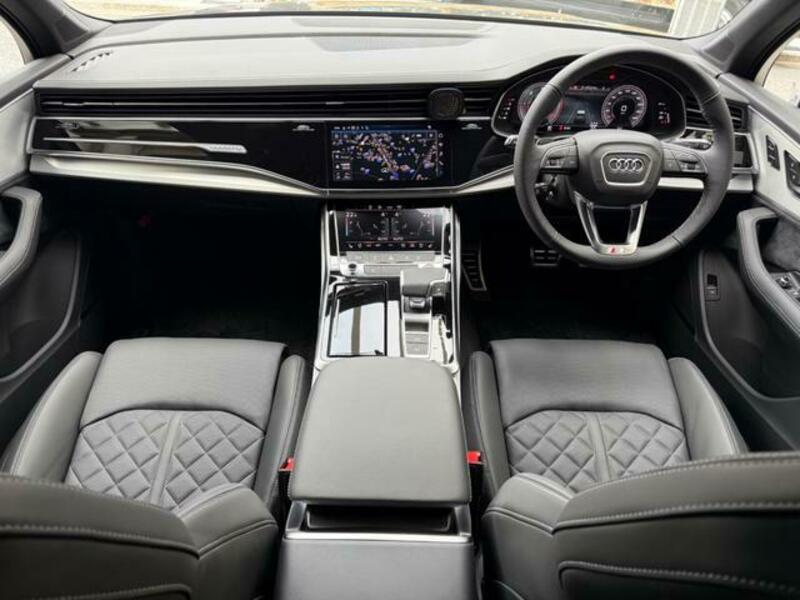Q7