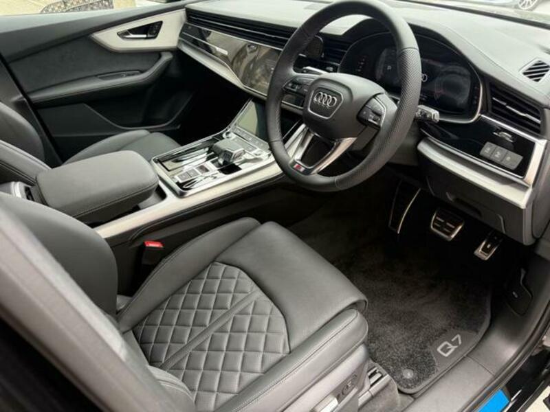 Q7