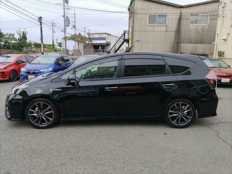 PRIUS ALPHA