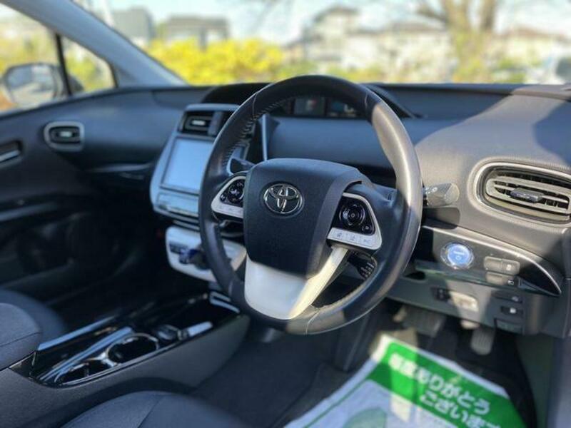 PRIUS PHV