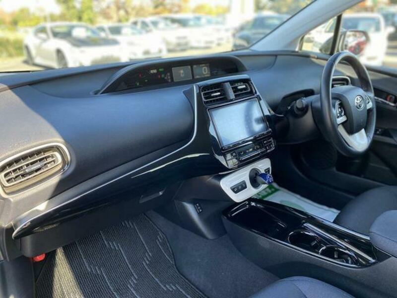 PRIUS PHV