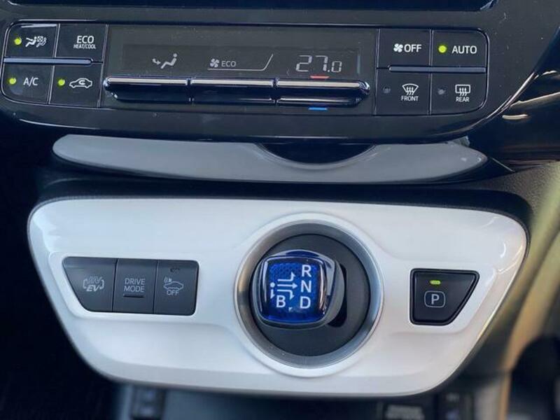 PRIUS PHV