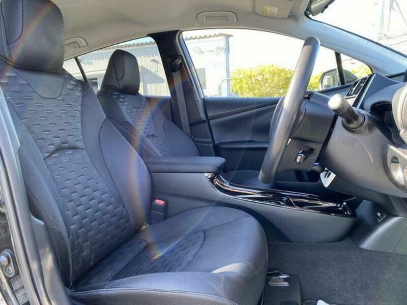 PRIUS PHV