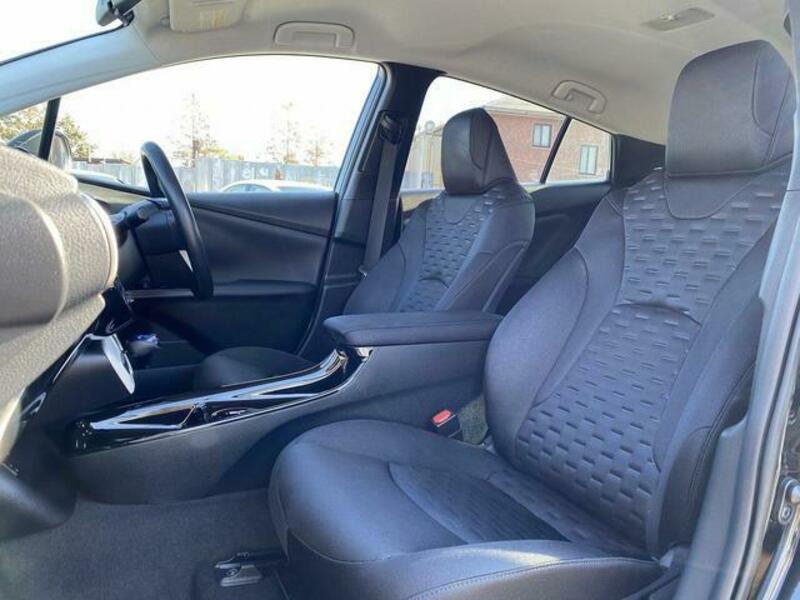 PRIUS PHV