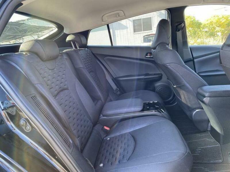 PRIUS PHV