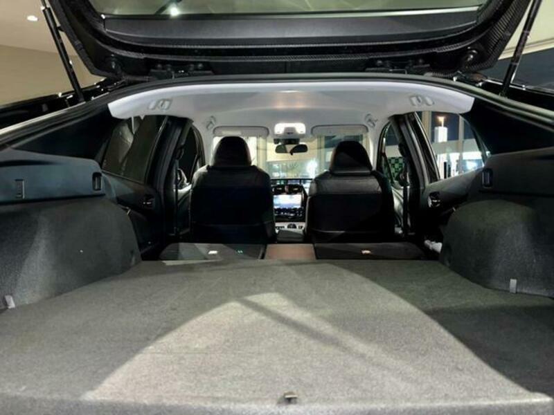 PRIUS PHV